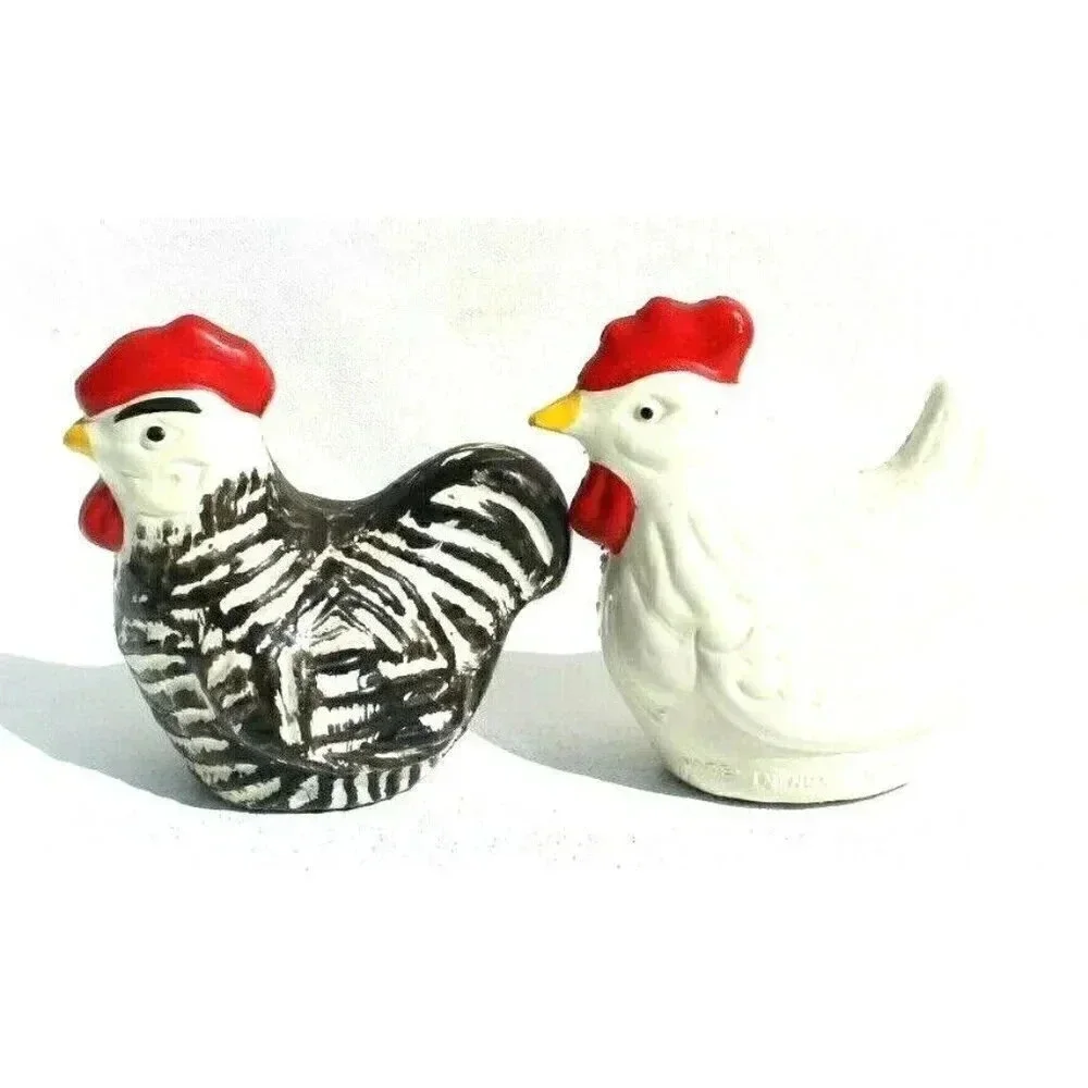 Vtg Plastic Chicken / Hen Poultry Bird Salt & Pepper Shakers Set Dinnerware
